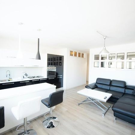 Loft 51 Apartment ออลเบีย ภายนอก รูปภาพ